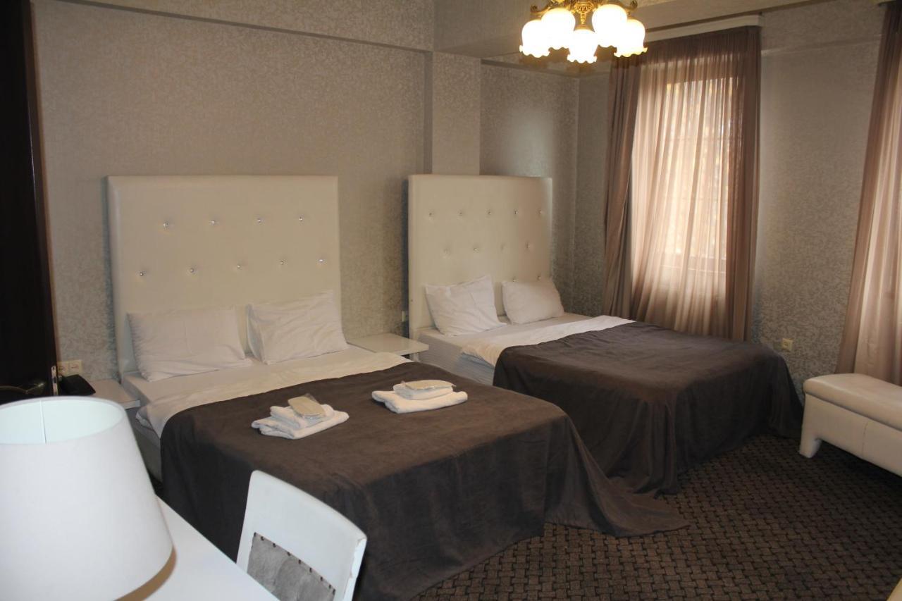 Hotel Plaza Tbilisi Exterior photo